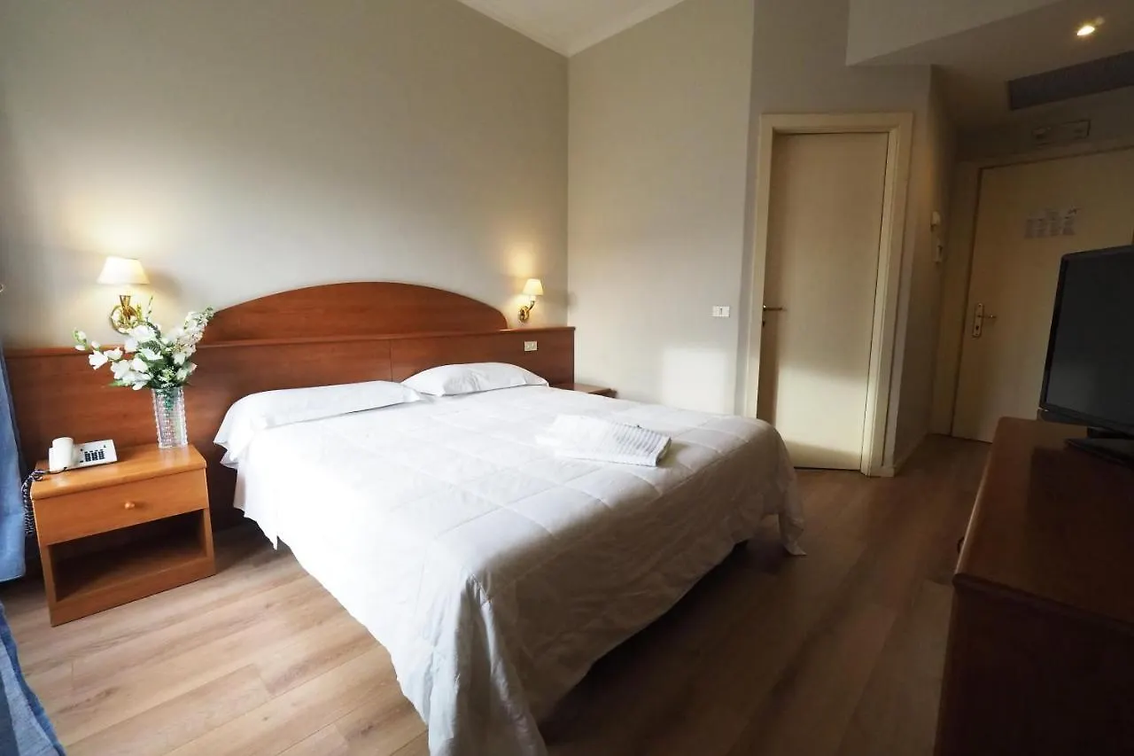 ***  Hotel Laura Roma Itália