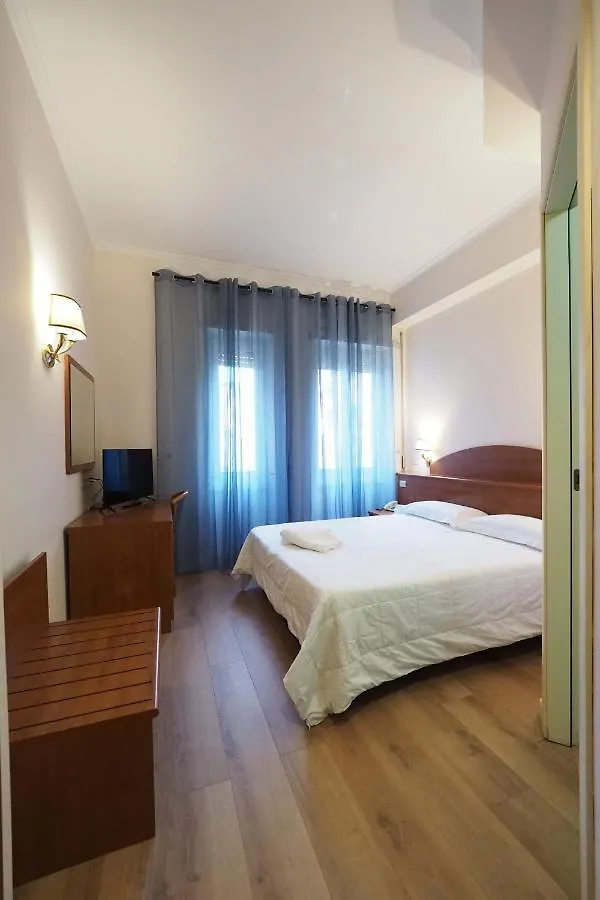 ***  Hotel Laura Roma Itália